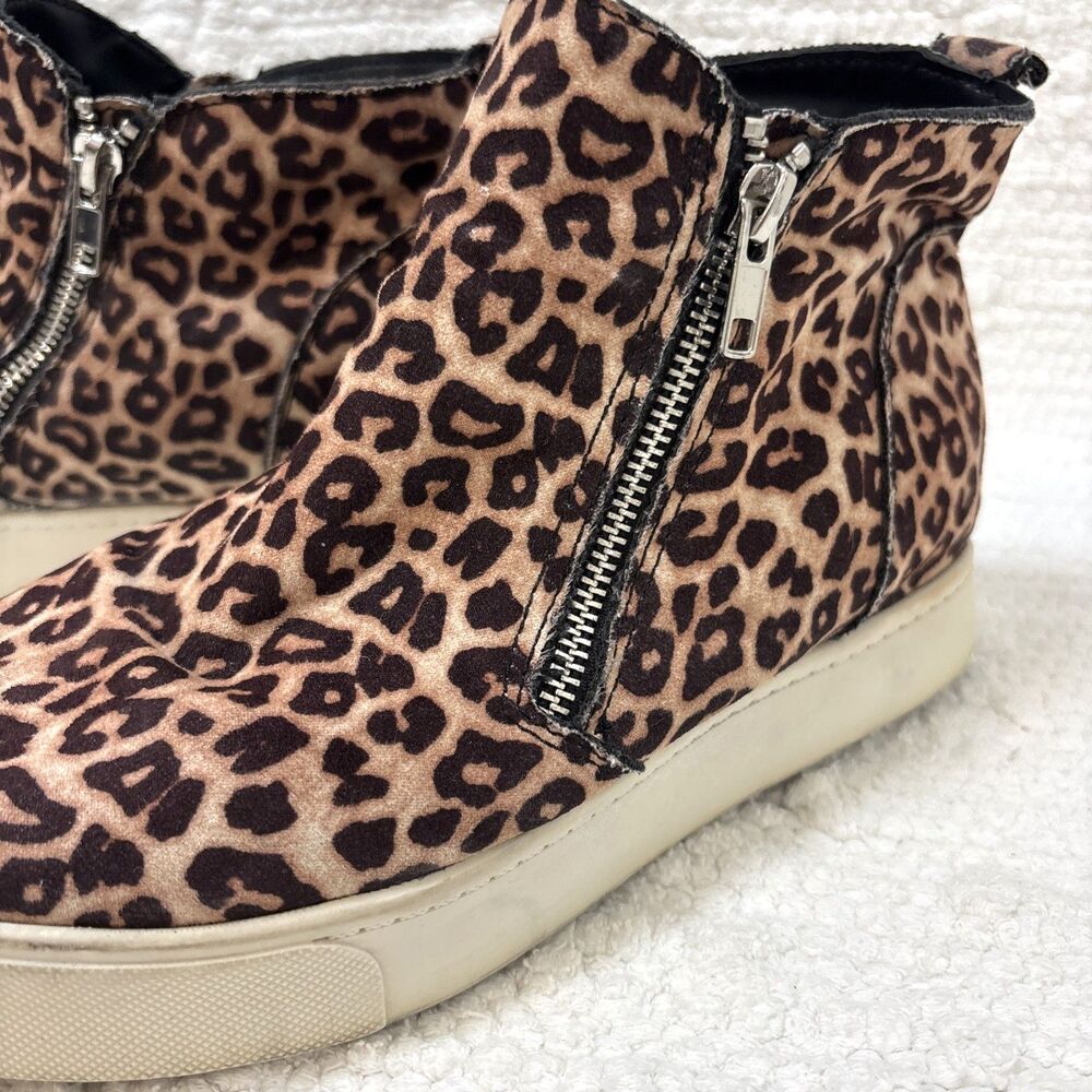 SODA Brown Tan Leopard Animal Print Ankle Bootie Zipper Round Toe Womens size 9